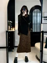 大きいサイズの秋冬コーディネート【特徴的なデザイン・ボディコンシャス・レオパード柄スカート・トップス付き】（セットアップ対応）