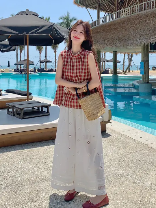 夏のOOTDコーディネート！韓国風デザインのレース刺繍ノースリーブトップスとワイドパンツ（セットアップ対応）