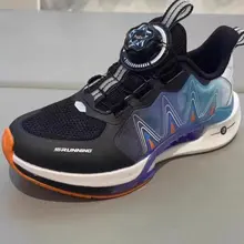 子供用 スポーツランニングシューズ【メッシュ・耐久性・回転式留め具】