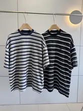 ストライプデザインのルーズフィットTシャツ【丸首・男女兼用・翻辺工法】
