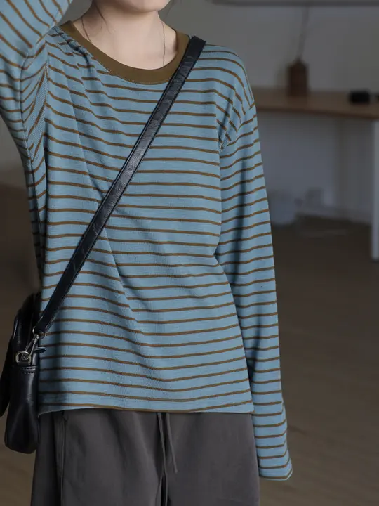 ストライプ配色のTシャツ【長袖・ゆったりなデザイン・春用】