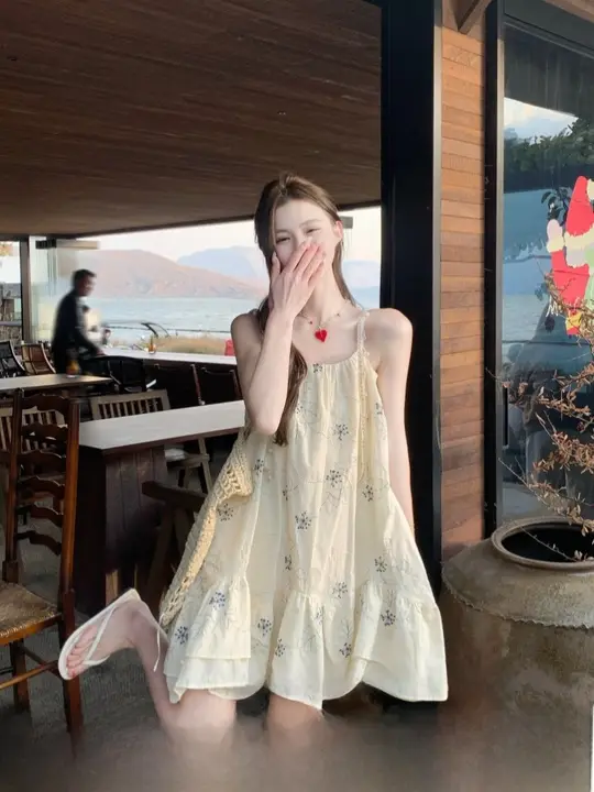 刺繍デザイン キャミソールワンピース【夏用・ゆったり・フランス風・ショート丈】（セットアップ対応）