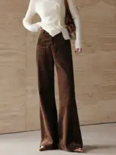レトロクラシックな深い茶色のコーデュロイ微フレアカジュアルパンツ【春秋用・ストレートシルエット】