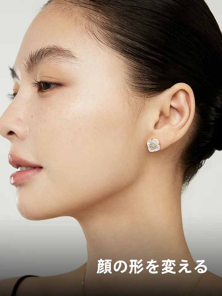 �高級感漂う四葉クローバーイヤリング【オリジナルデザイン・個性派・コーディネートしやすい】