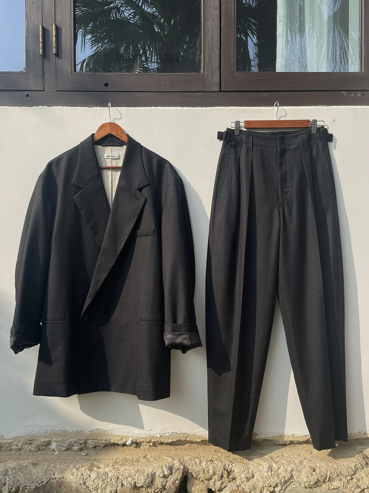 6月に着る服の選び方で迷うなら、この1着が解決する理由は？