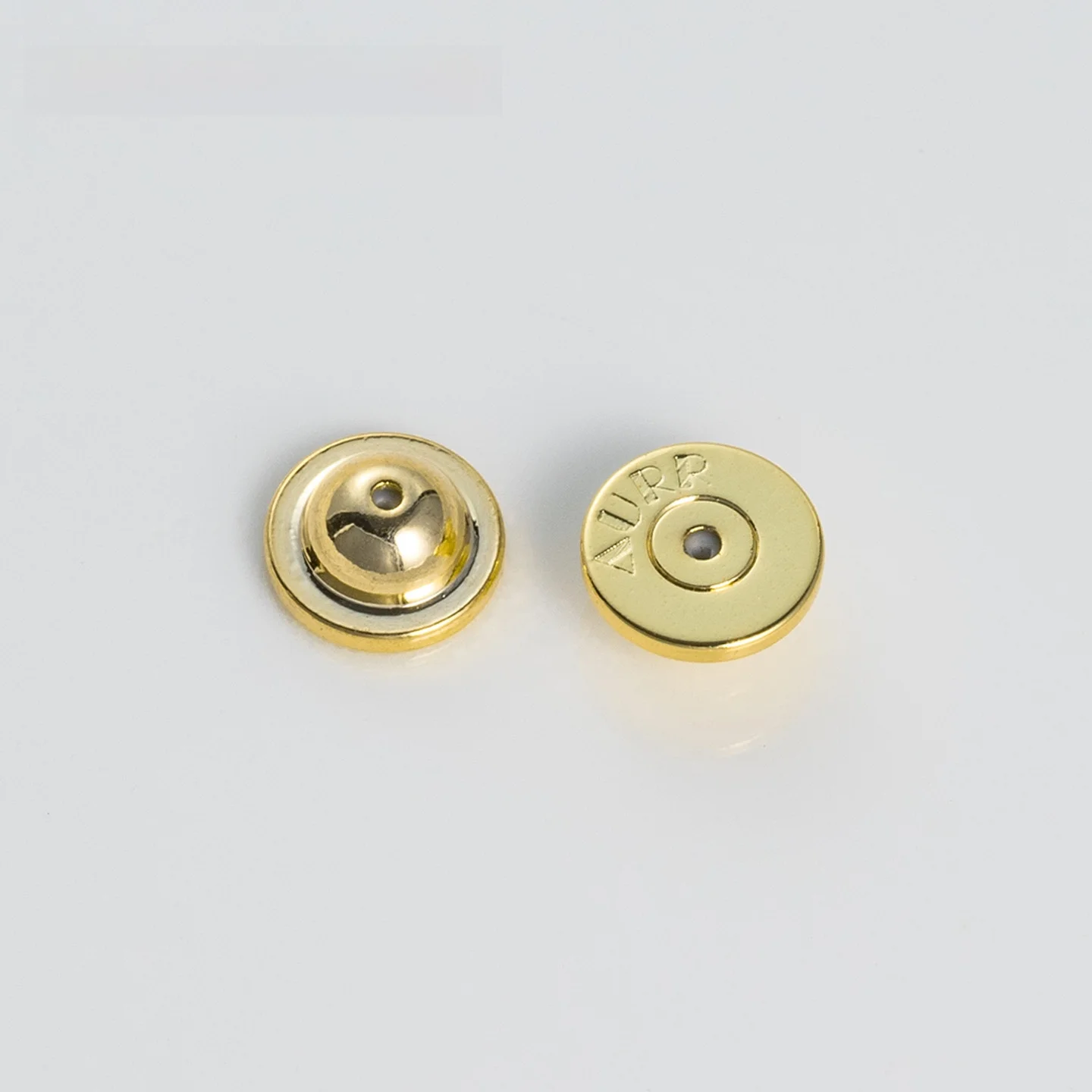 イヤリングの金具を選ぶときに迷うのは、なぜ？