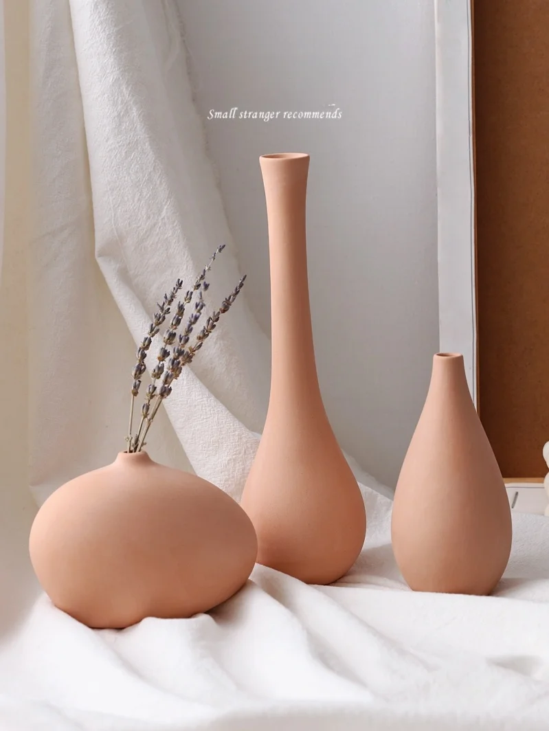韓国インテリアを再現｜カフェ風部屋の作り方 - 北欧風陶器花瓶のデザインと設置法