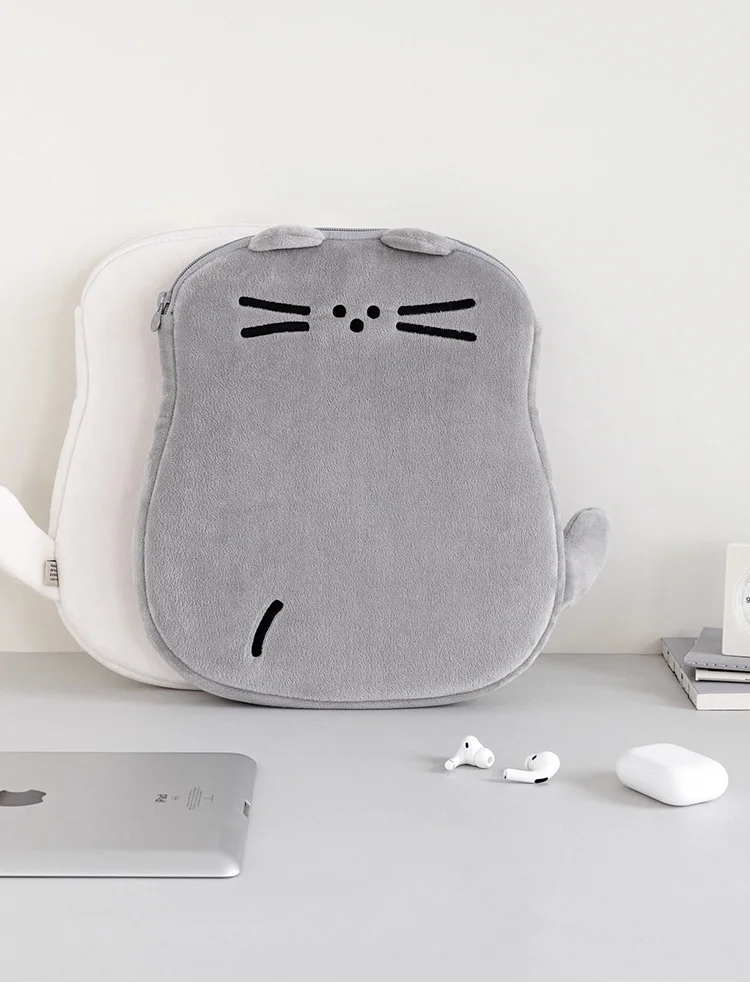 可愛い猫デザインのiPad用厚手クッションケース：衝撃吸収とイラスト入りの実用性を検証