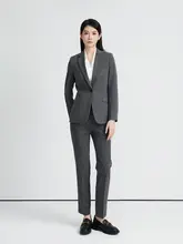 グレーのビジネススーツ【女性用・フォーマル・春用】（セットアップ対応）