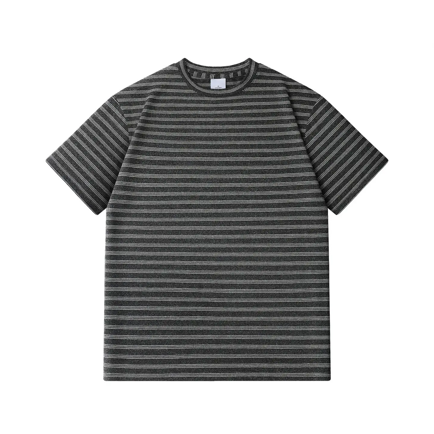 レトロストライプの半袖Tシャツ：重ね着に最適な通気性とフィット感のバランス