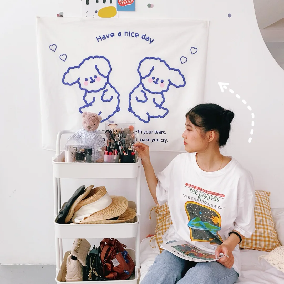 少女心満載のウォールデコレーションタペストリー：こころイラストとてんとう虫のかわいい壁面デザイン