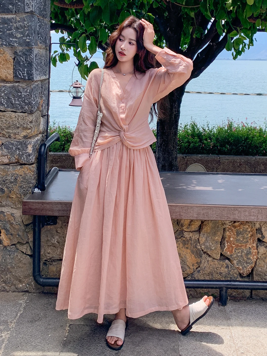 1ヶ月着回しコーディネートで失敗しない方法は？美しいピンクのリネントップス＆スカートが解決する