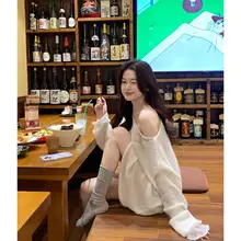 春にぴったりな斜め肩デザインのニットトップス【女性用・したフィット感・カジュアル】