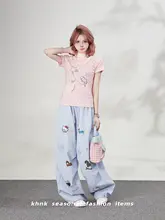 星柄プリントのVネック短袖Tシャツ【レディース・カジュアル・スリムフィット】