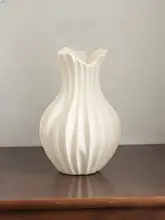 高級感あふれる陶器のアートフラワーベース【個性的なデザイン・民宿用】