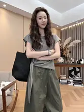 ユニークなデザインのショートスリーブTシャツとカジュアルワークパンツ【おしゃれなスタイル・セットアップ対応】