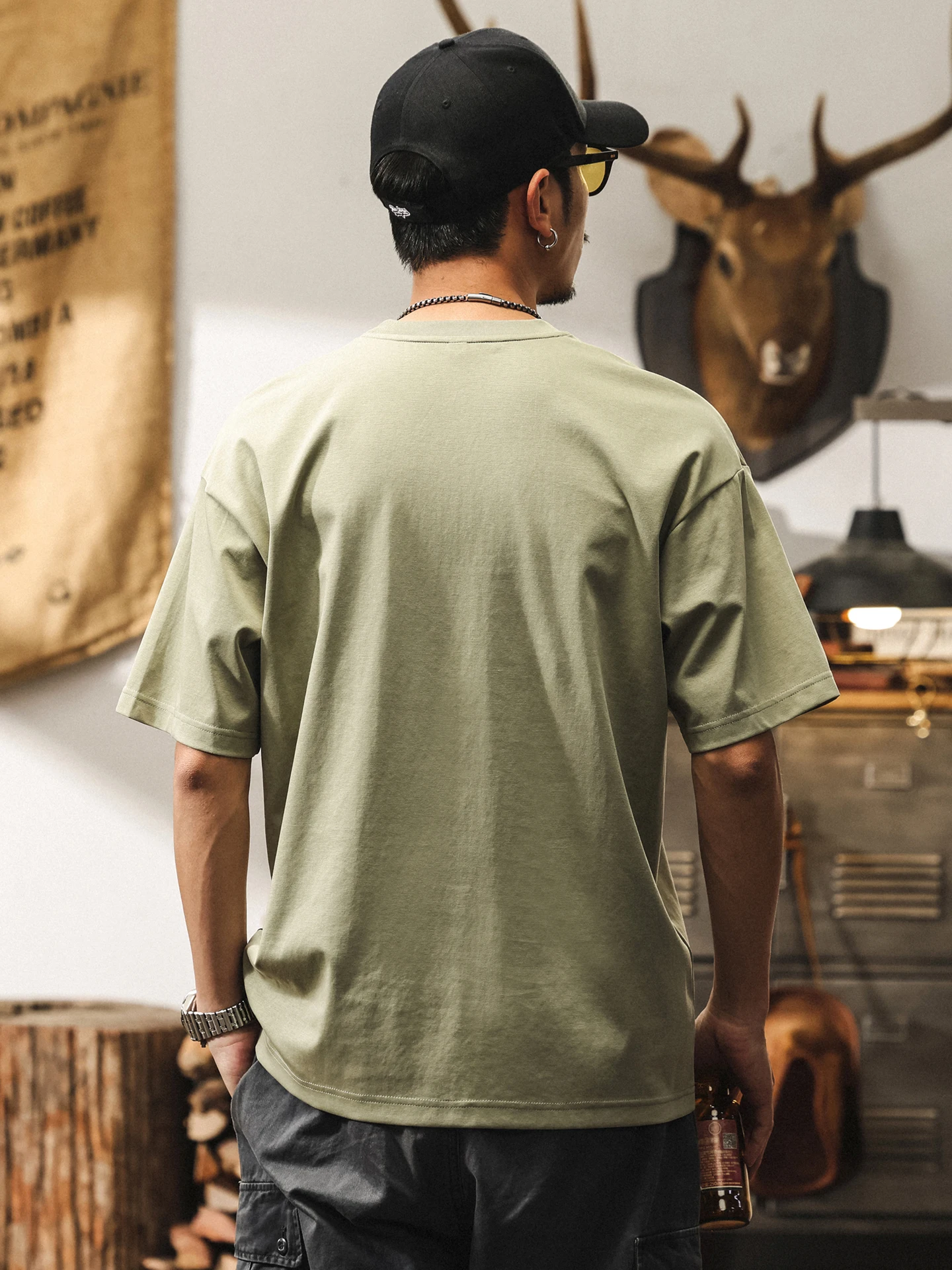 メンズ半袖Tシャツは、本当に「シンプル」が勝ちなのか？