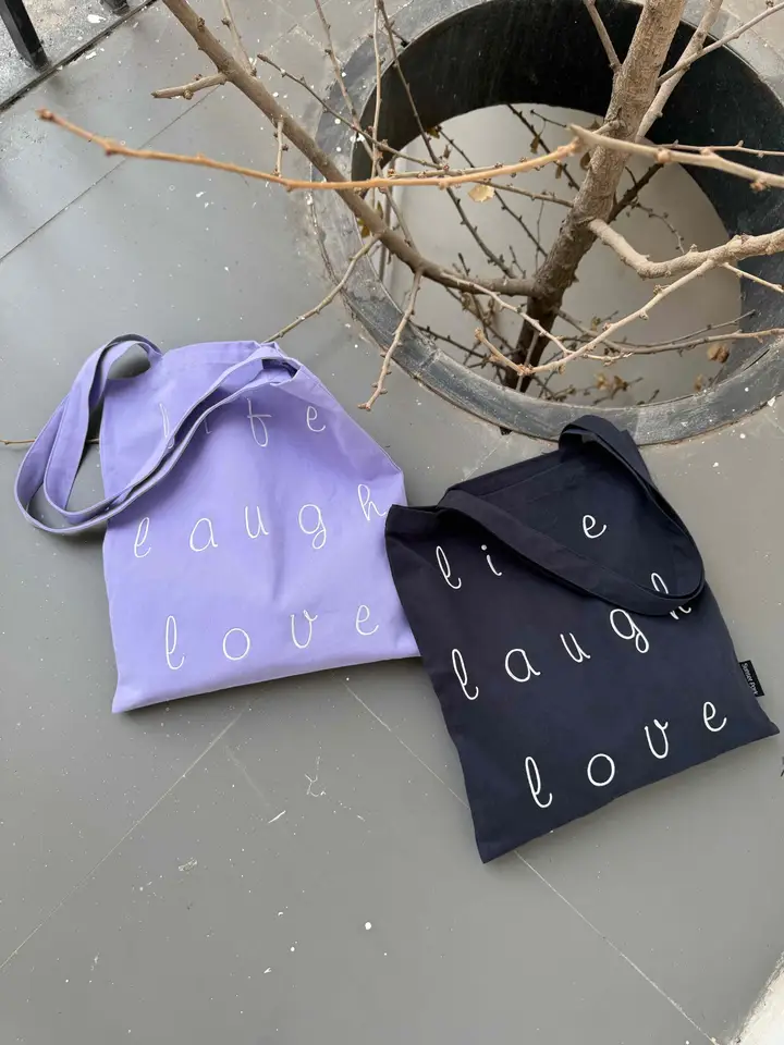 刺繍入りシンプルな肩掛けキャンバスバッグ【カジュアルスタイル】