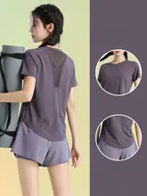 ゆったりシルエットのレディースランニングTシャツ【夏用・メッシュ素材・速乾・ヨガ対応】