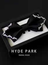 華やかなロゼ色ダイヤモンドの新郎用蝶ネクタイ【ブラック・結婚式用・上品な装飾】