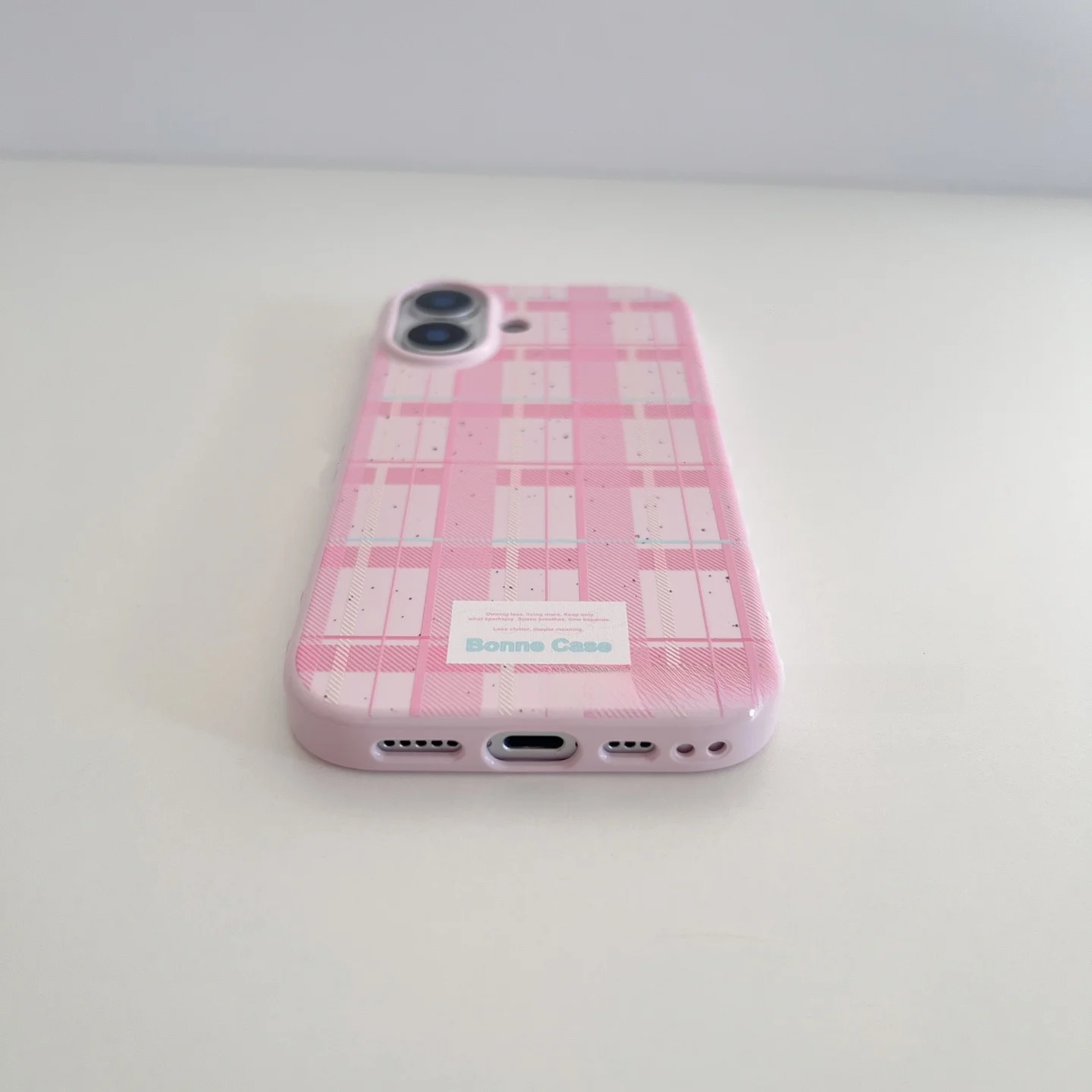 スマホカバー チェキ：水彩風ピンクチェックソフトケースの保護性能と実用性