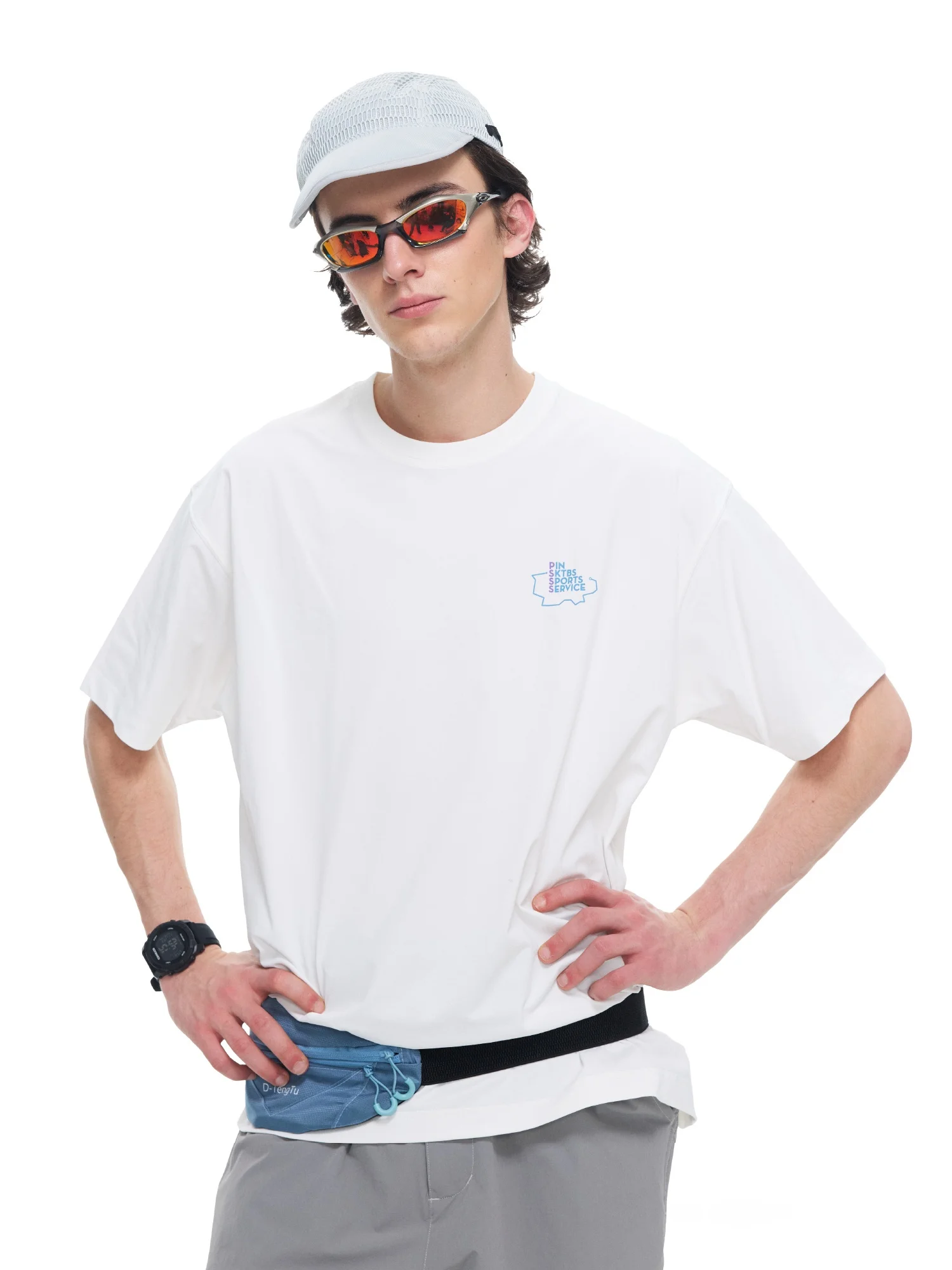 アウトドアで涼しくてスタイリッシュに過ごすには、どんなTシャツがおすすめ？