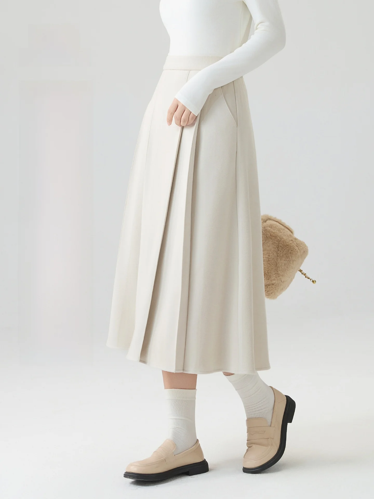 大人可愛い服 40代コーデの完全ガイド：体のラインを意識した選び方