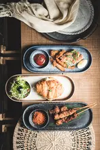 おしゃれな陶製餃子皿【楕円形・和風デザイン・高級感】