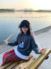 深灰色 アルパカ毛の風合いが魅力のペンギン柄セーター【手編み紐・ラウンドネック・ショート丈】