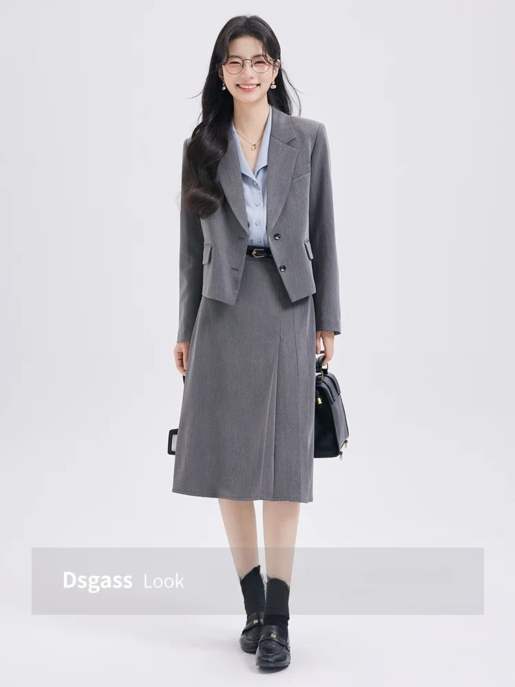 40代のオフィスファッションで悩むなら、どんなフォーマルな服装がおすすめ？