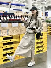 感あふれるワークジャケットとスカートの春秋用コーディネート（セットアップ対応）
