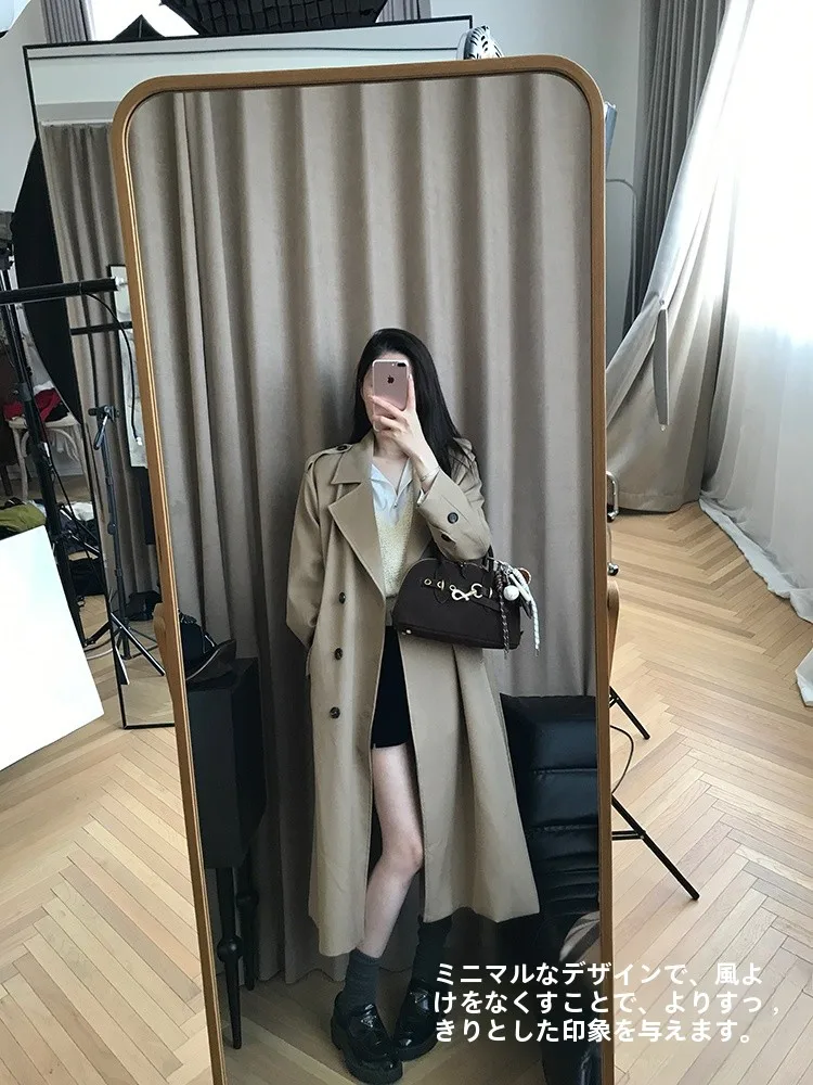 大人可愛い服 40代コーデの完全ガイド｜カーキトレンチコートで心の余裕を演出