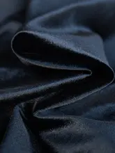 スリムフィットのブラックカラーコントラストドレス【立ち襟・フリルデザイン・春のデートや通勤用】