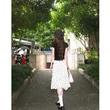 不規則なフリルデザインのドット柄スカート【夏用・Aライン・カジュアル・中丈】