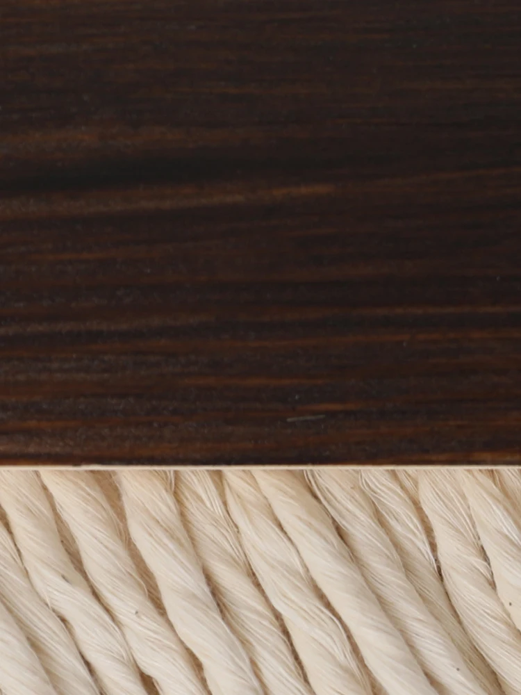 2×4 DIYで壁を彩るなら、ウッド風タペストリーがベスト？