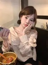 無地の不規則なリボン付きオフショルダーシャツ【春用・カジュアル・女性用】