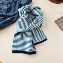 秋冬用ニットストライプスカーフ【保温・首元を優しく包む・飾り付き】