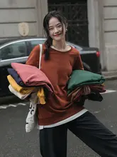 黒のクルーネックフリーススウェットシャツ【レディース・ゆったり・長袖・秋冬用】（セットアップ対応）