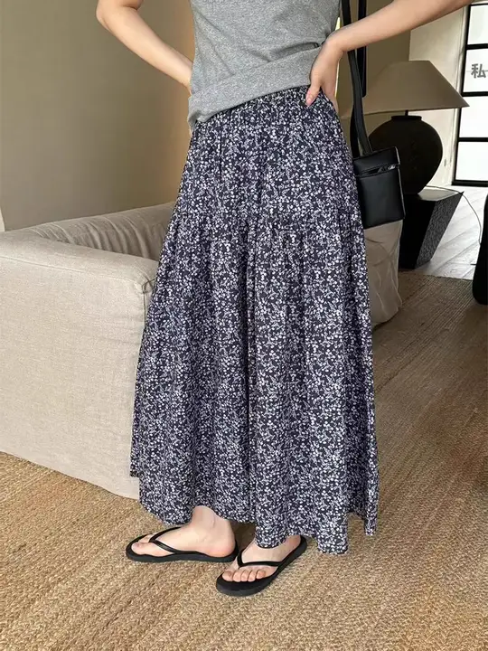 ヴィンテージ風 フラワープリント Aラインロングスカート【ウエストゴム・軽やかなドレープ】