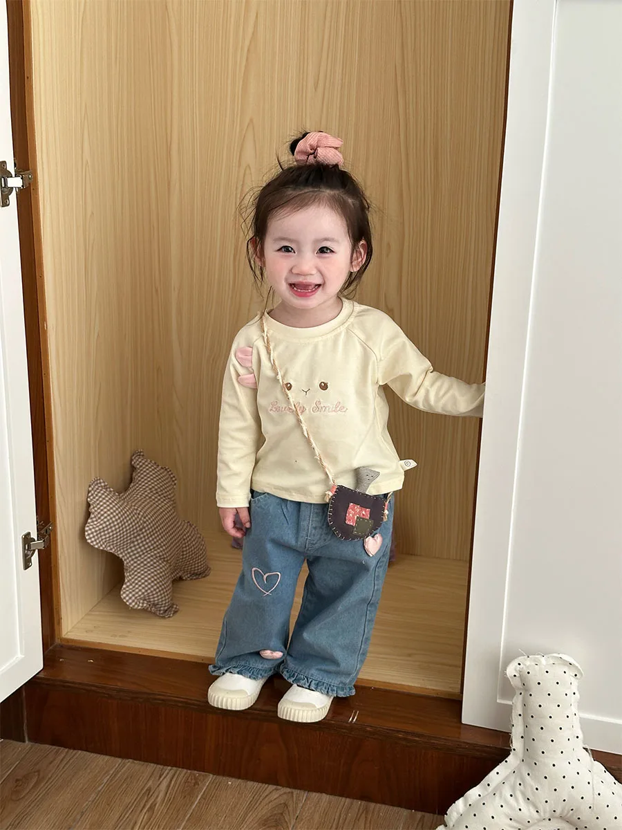 春夏用女の子デニムパンツハートデザイン カジュアルアウトドア対応セットアップに最適