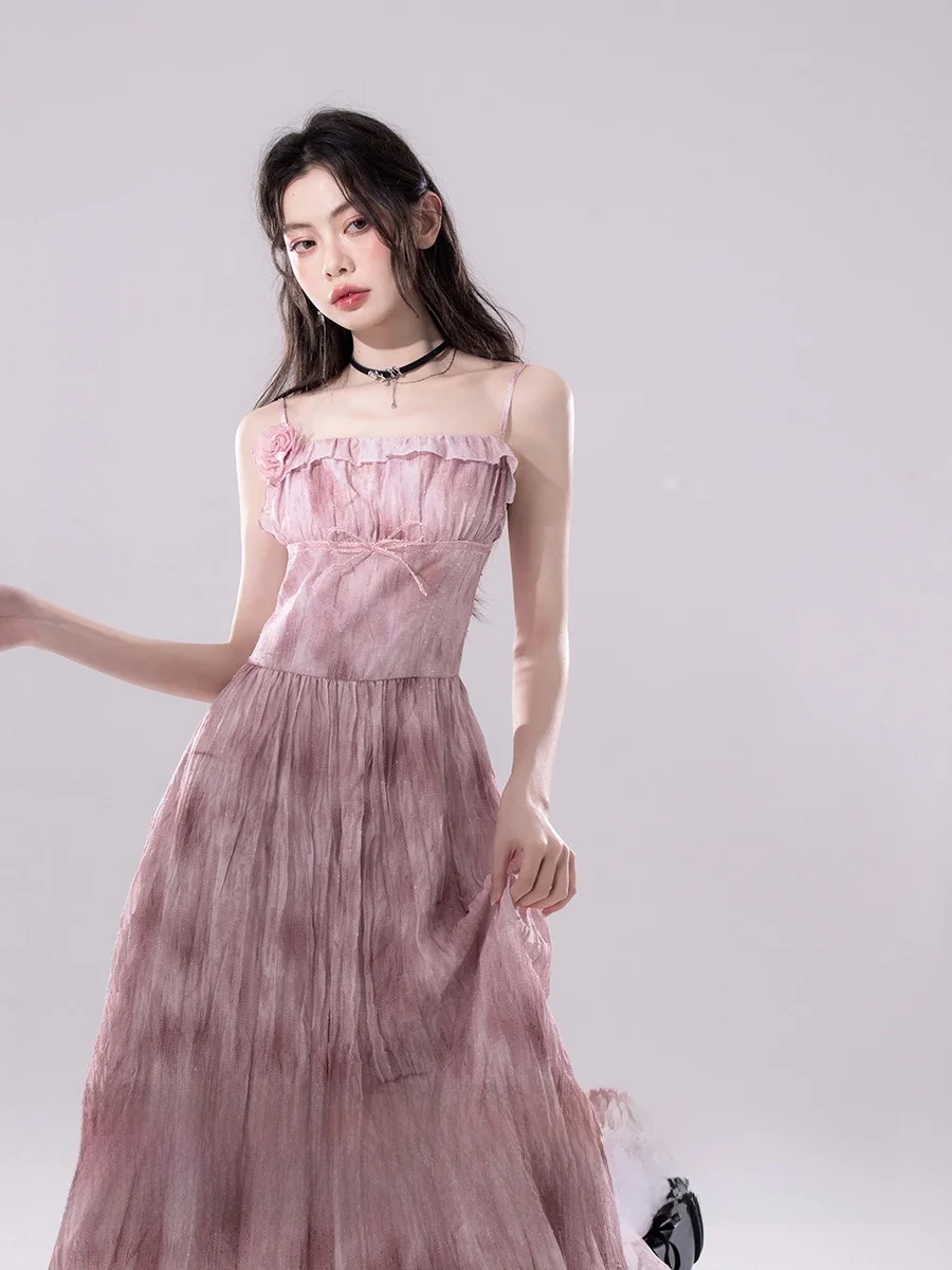 流れる立体美学：山莓色乱れプリーツレイヤーキャミワンピースの実用性とシーン別適用