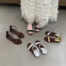 低ヒールの女の子用サンダル【夏用・粗いヒール・ヒョウ柄・オープントゥ・ローマスタイル】（セットアップ対応）