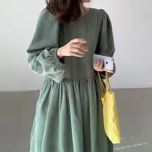 ルーズフィットのコーデュロイワンピース【裾フレア・パフスリーブ・高腰デザイン】