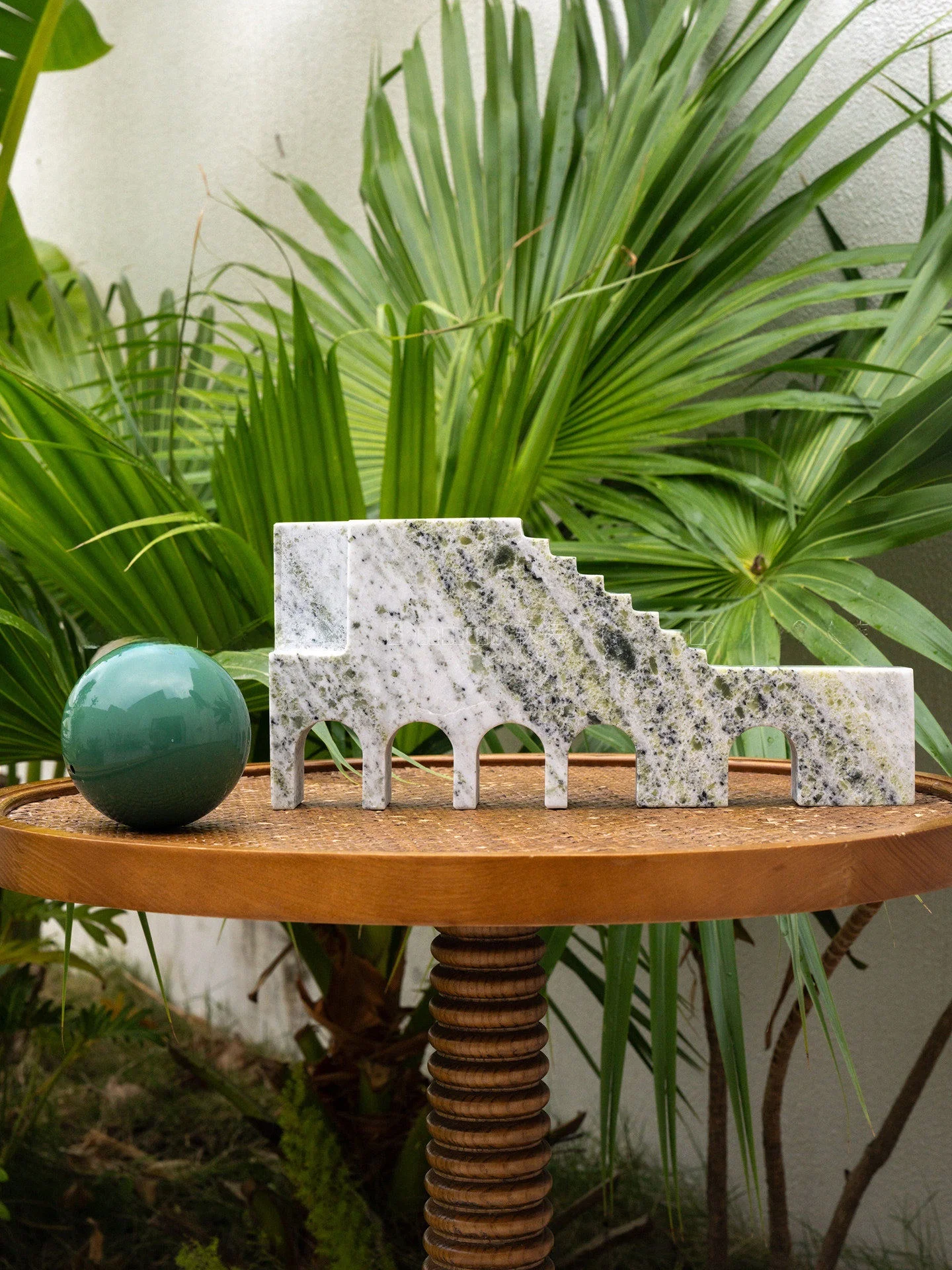 3Dレイアウトで空間を演出するなら、この1つのアー  トオブジェが最も効果的？