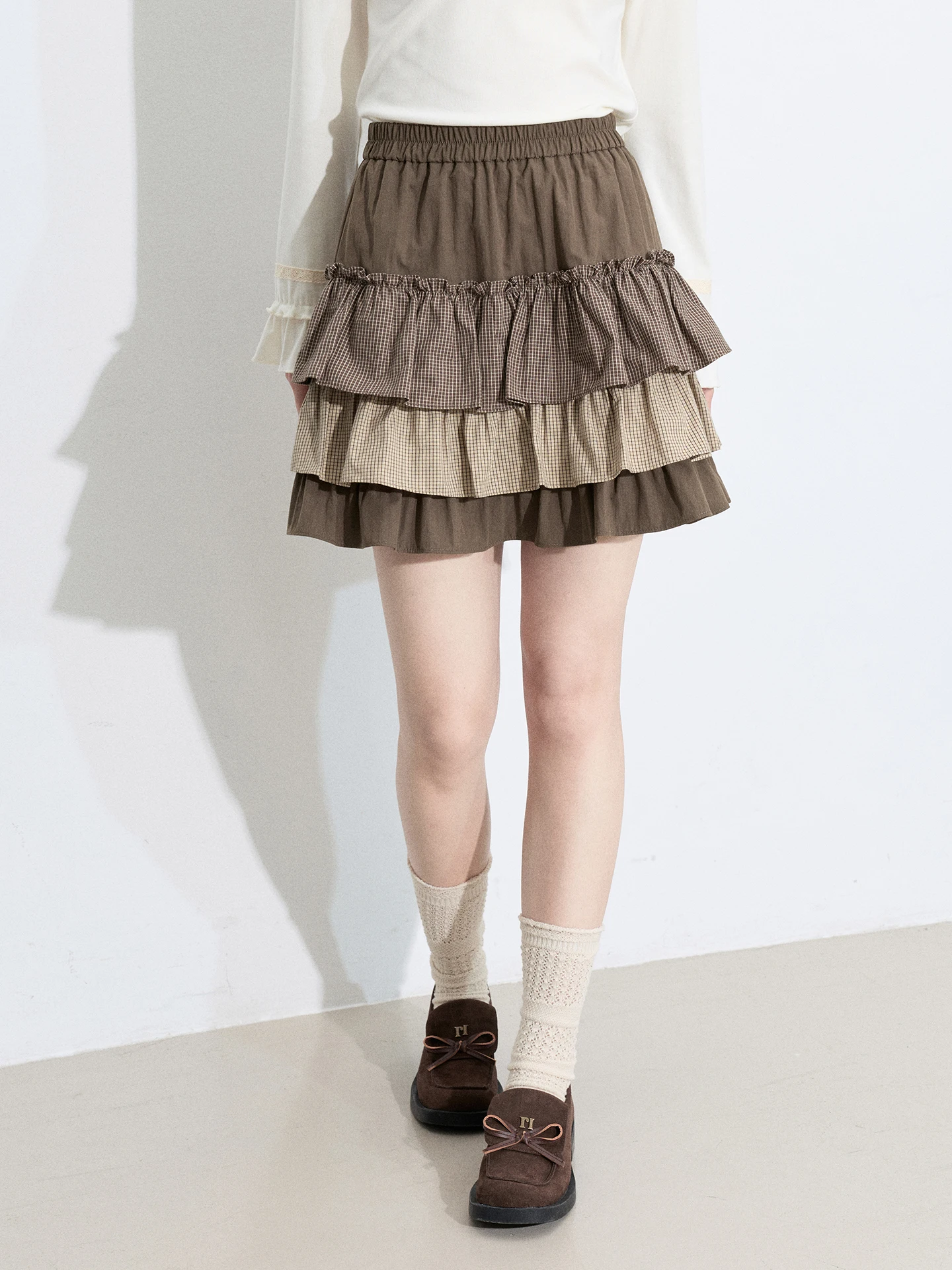 20代後半から30代女性にぴったりな春のカジュアルファッション、どう選ぶ？