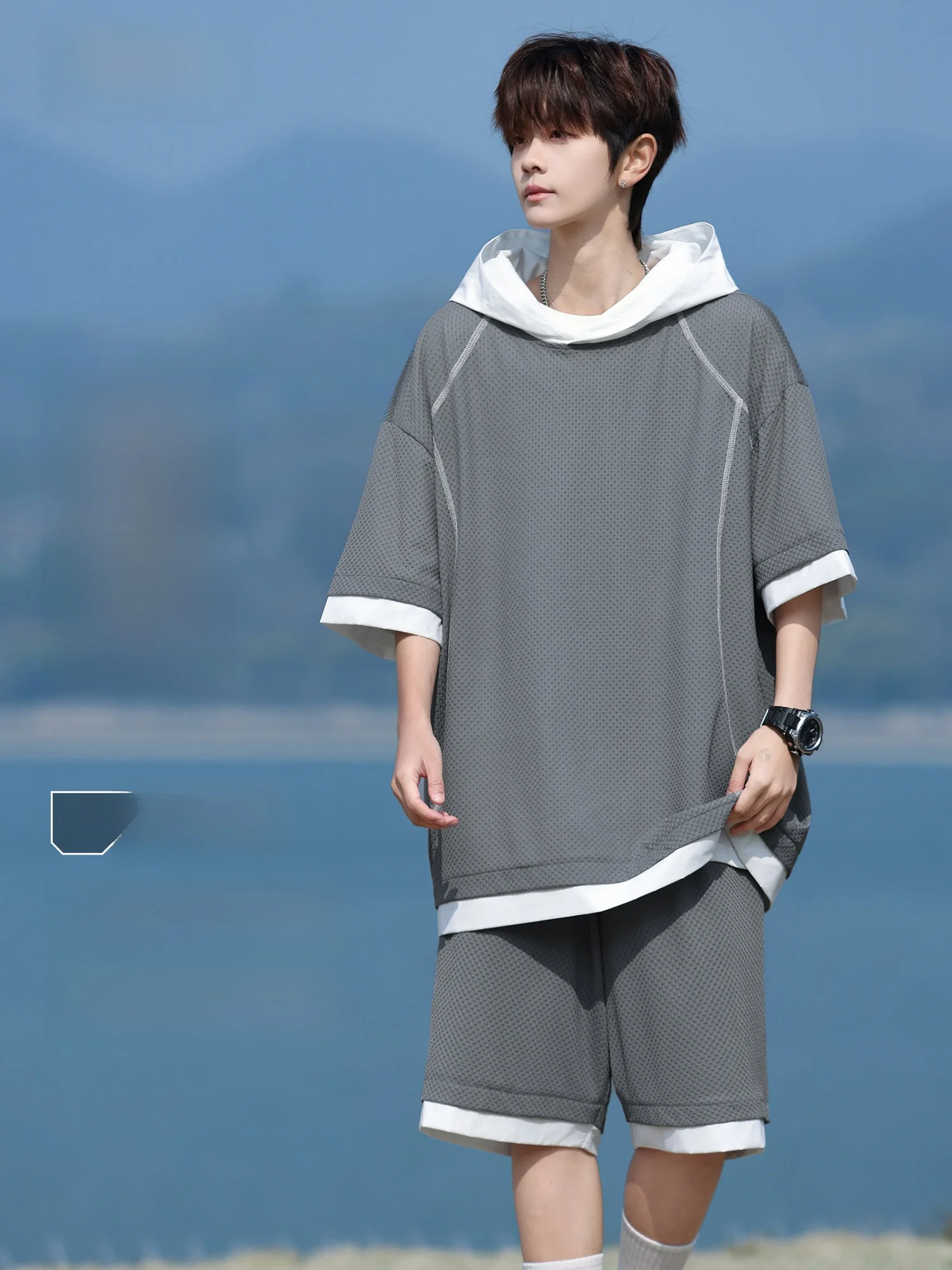 7部袖Tシャツはどんな風に着る？夏のカジュアルスタイルを決めるための本物の選び方
