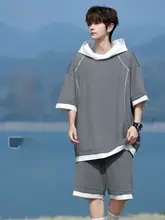 薄手の快適なフード付きTシャツとショートパンツ【夏用・ストレッチ・速乾・カジュアル】（セットアップ対応）