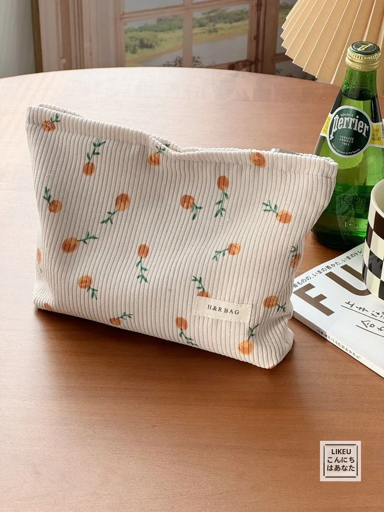 花柄コーデュロイ化粧ポーチ：プチギフト200円以下でオシャレな小物収納を実現
