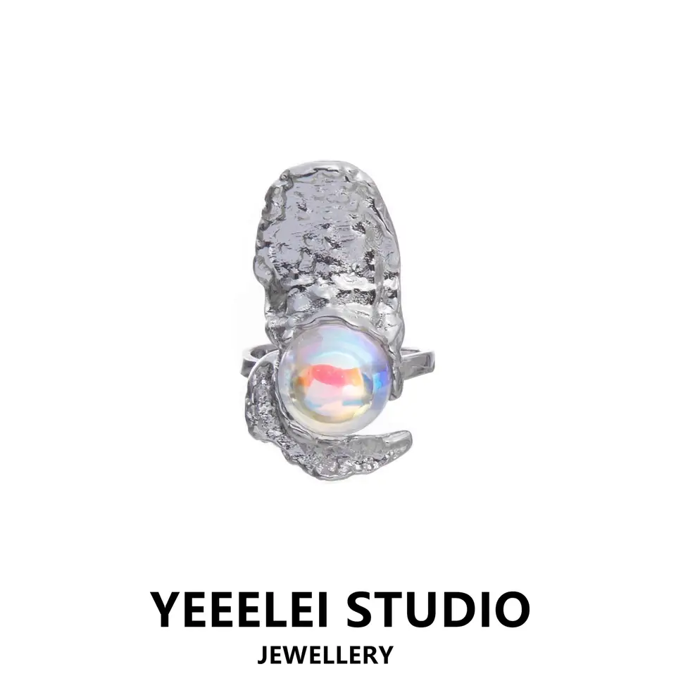 金属素材の指尖リング【オープンデザイン・調整可能・スタイリッシュアクセサリー】