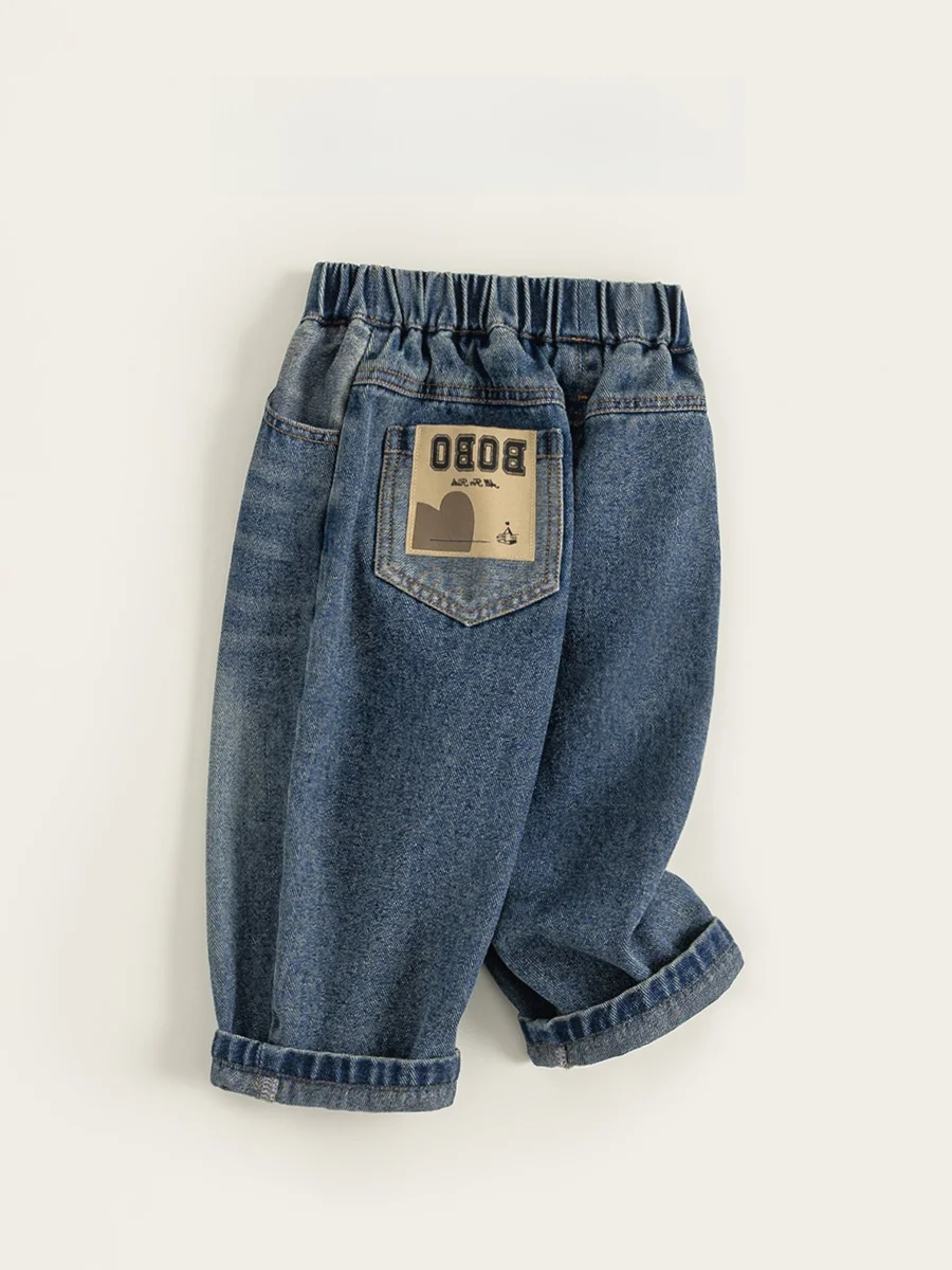子供の着こなしに悩む親が選ぶべき、シンプルでスタイリッシュなデニムパンツは？